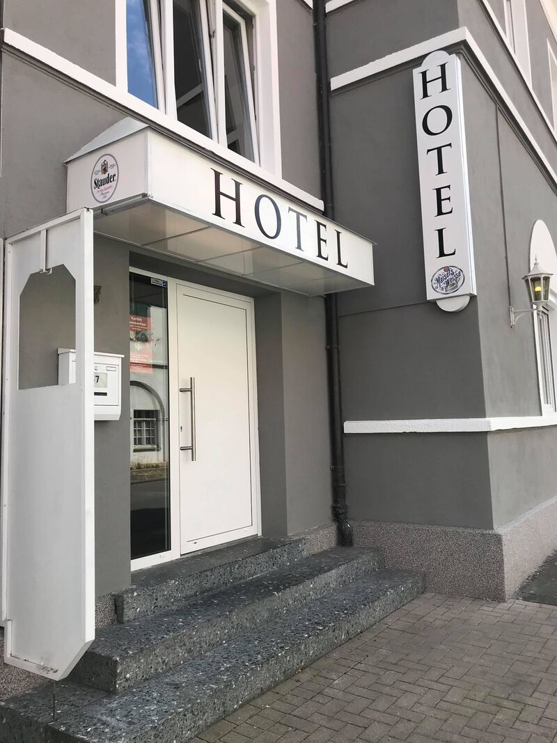 Aussen Hotel Eingang