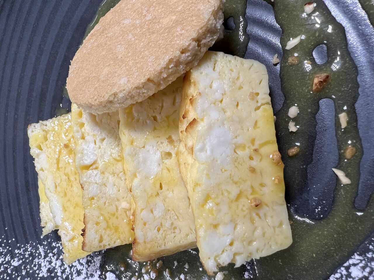 Le Fiadone au Citron, Coulis d’Agrumes et Biscuit Canistrelli