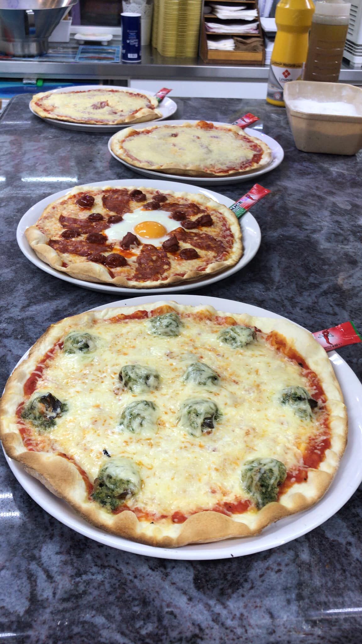 pizza fait maison avec produit frais 