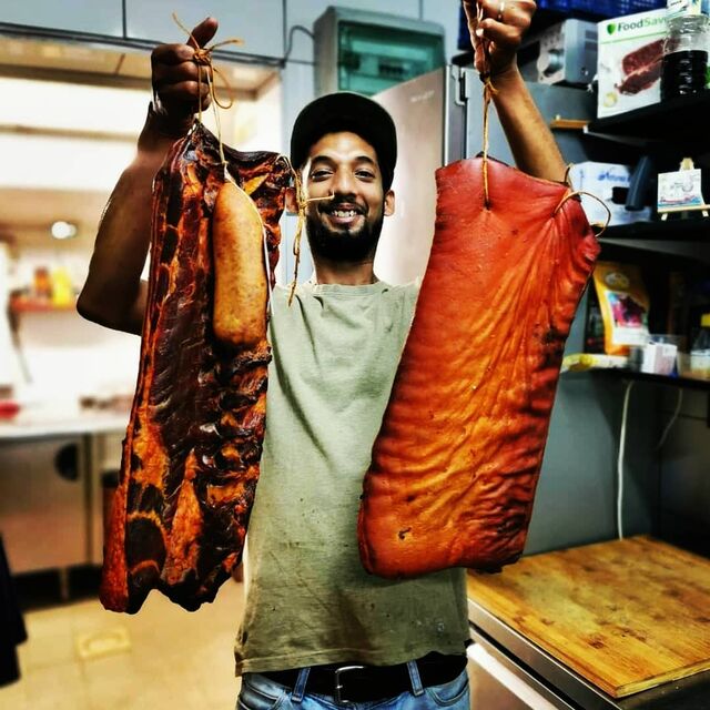 Poitrine Fumée pour préparation du Rougail de Saucisses Créoles 