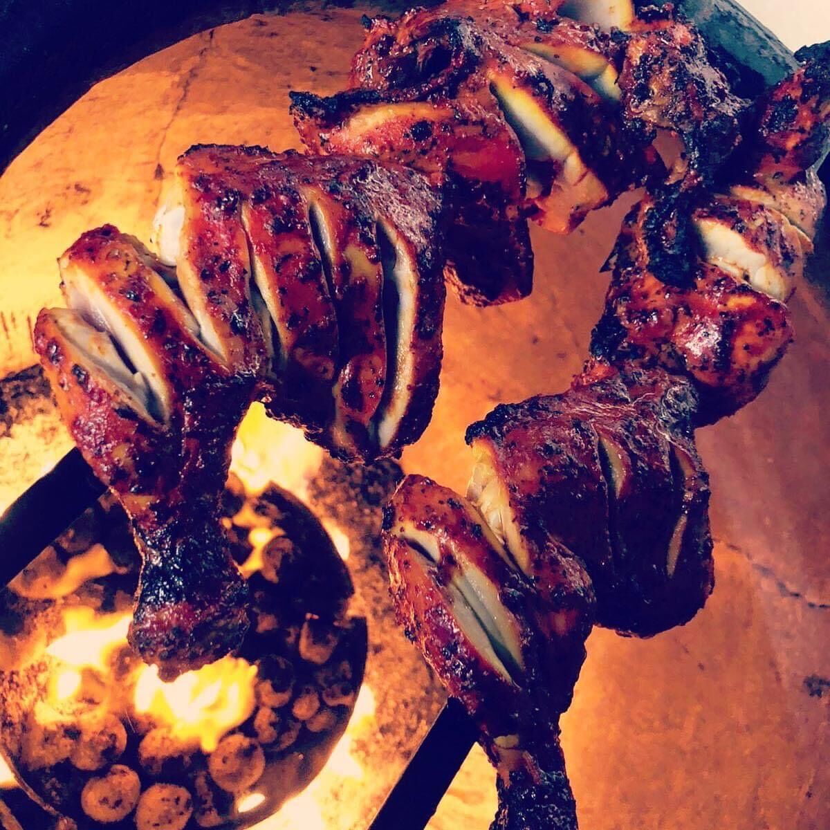 Köstlich und saftig: Tandoori Chicken? Chickenlegs # Flamegrilledchicken # Tandoorichicken # Thrillofthegrill # Whitechapelresta