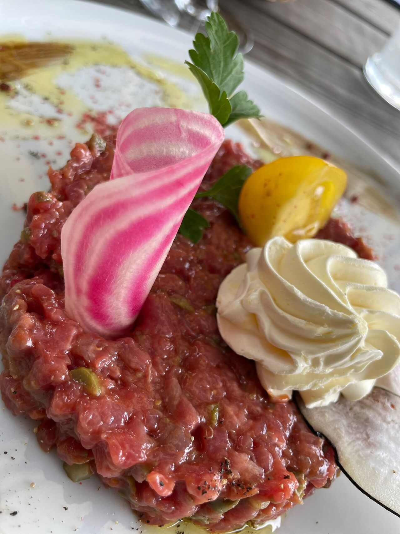 TARTARE DE BŒUF AU COUTEAU........................................