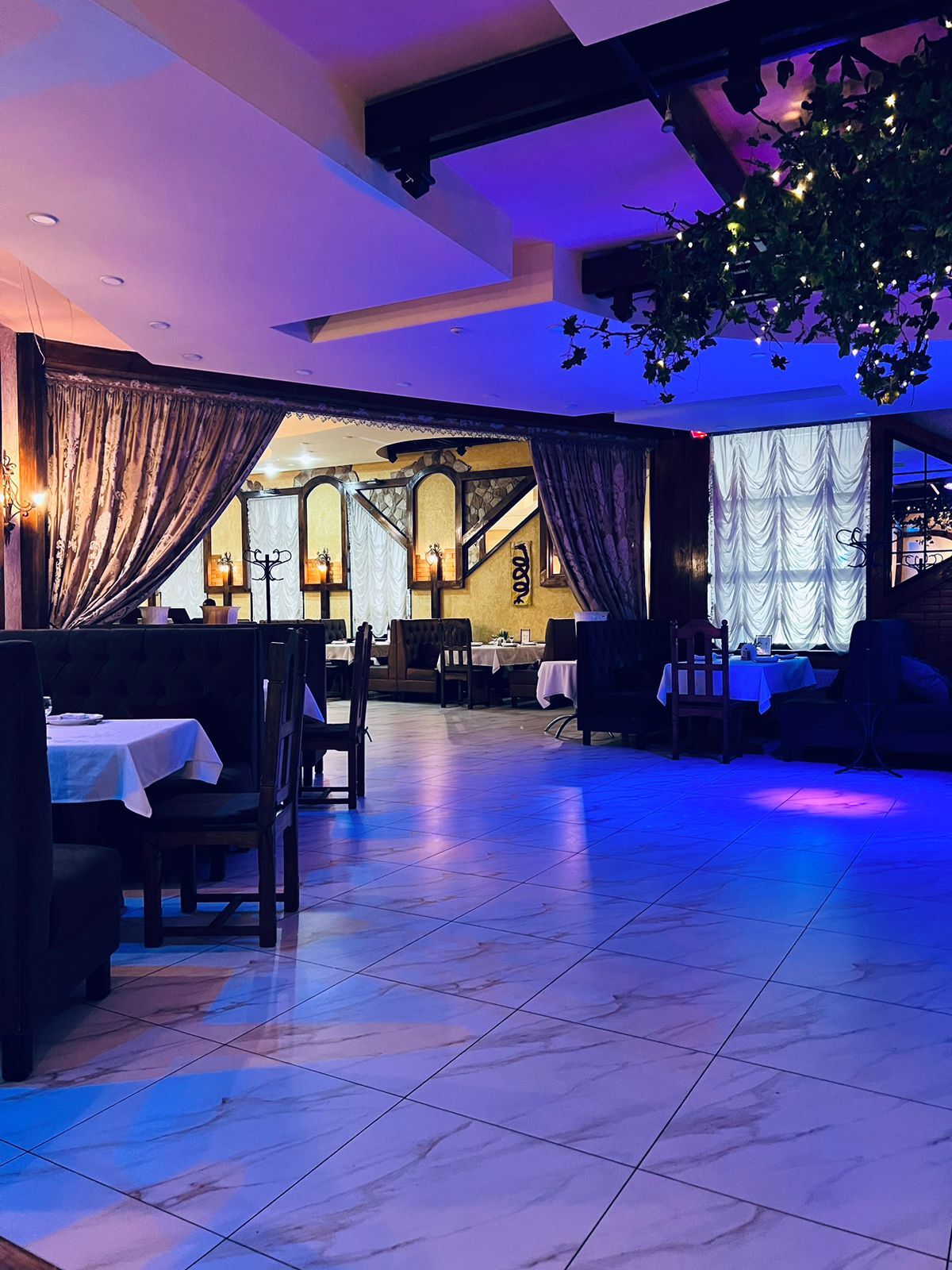 Основний зал