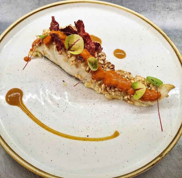 Baccalà cotto a vapore con peperone crusco in crosta di arachidi