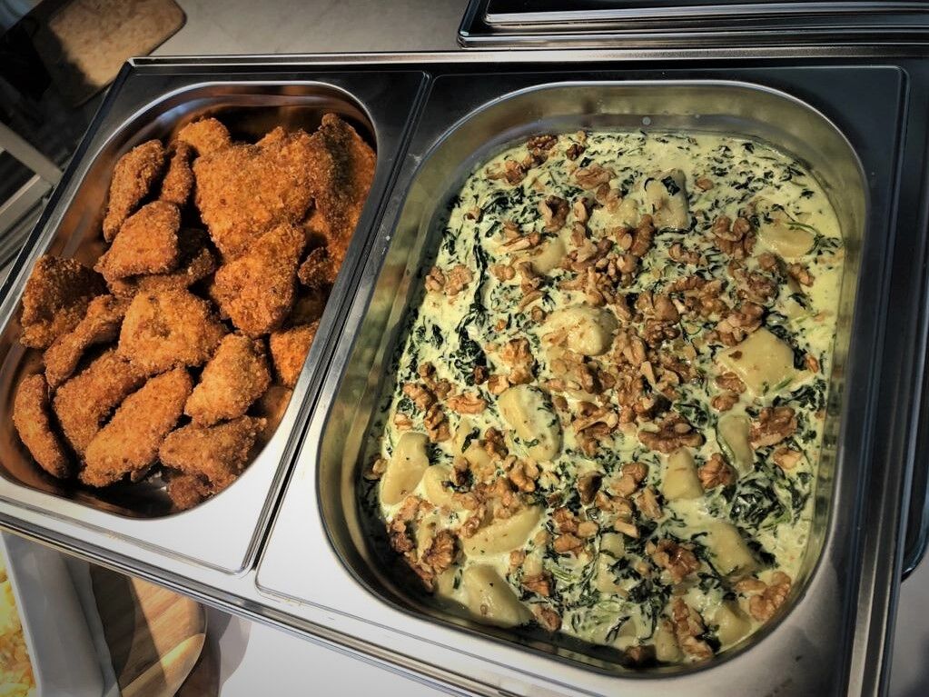 Kuřecí řízečky a těstoviny 