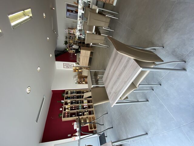 Je kan in de winkel rechtstreeks bestellen en gelijk aan tafel eten 