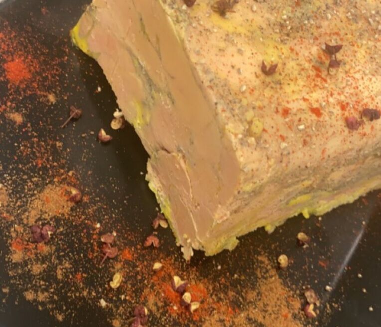 Foie gras maison que vous pouvez manger sur place ou bien nous commander à emporter ! 