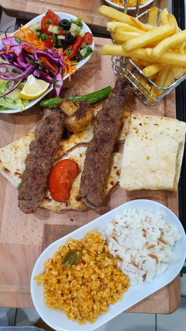Adana - Brochettes de viande hachées marinées aux épices douces