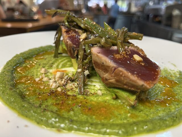 Atún Rojo con Pesto de Pistachos y Kabayaki