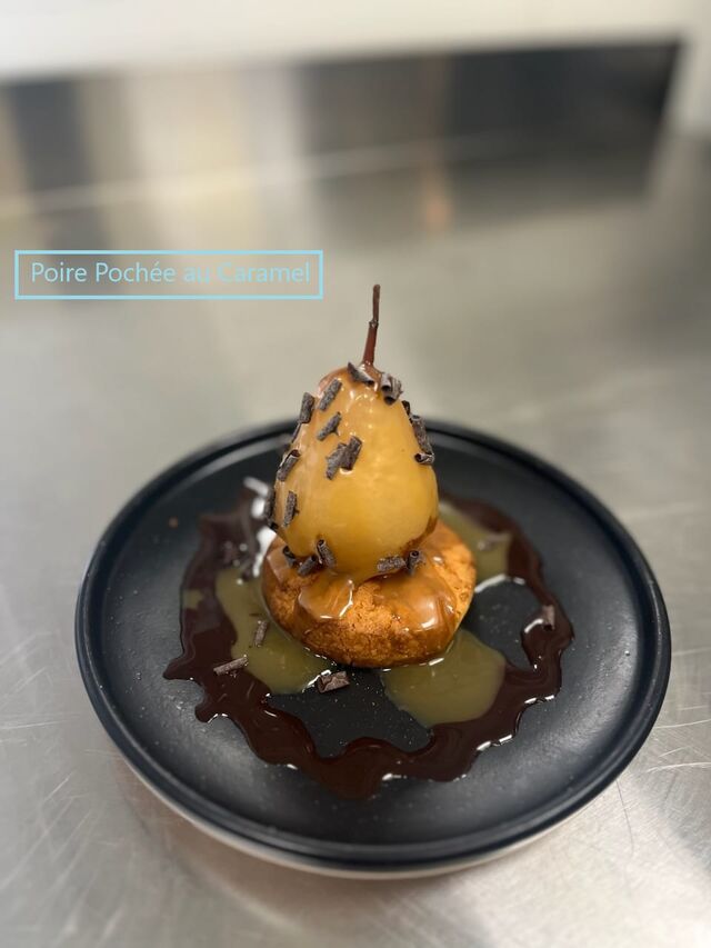Poire Pochée aux Caramel Beurre Salé