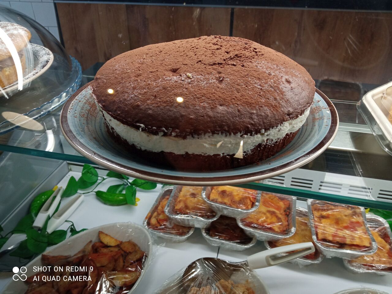 Torta di ricotta al cioccolato con crema di mascarpone e panna