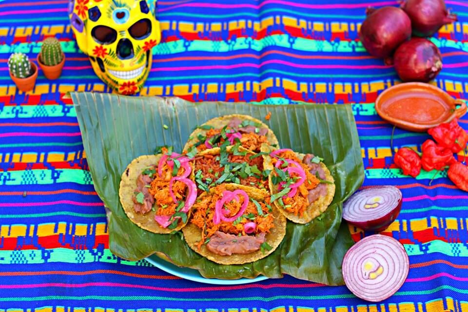 Tacos de Cochinita Pibil - Schweinefleisch in Achiotesoße, Prähispanisches Gericht