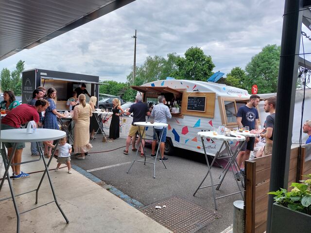 Notre foodtruck pour une touche unique lors de vos événements
Devis gratuit par email ou via Messenger 