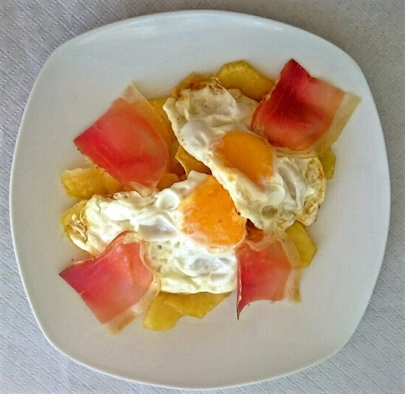 Huevos rotos con Jamón