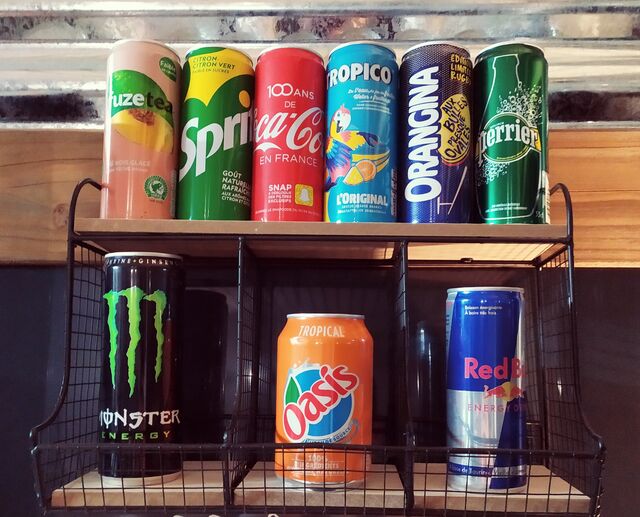 Canette 33cl 1.50€
Red bull et Monster 2.00€