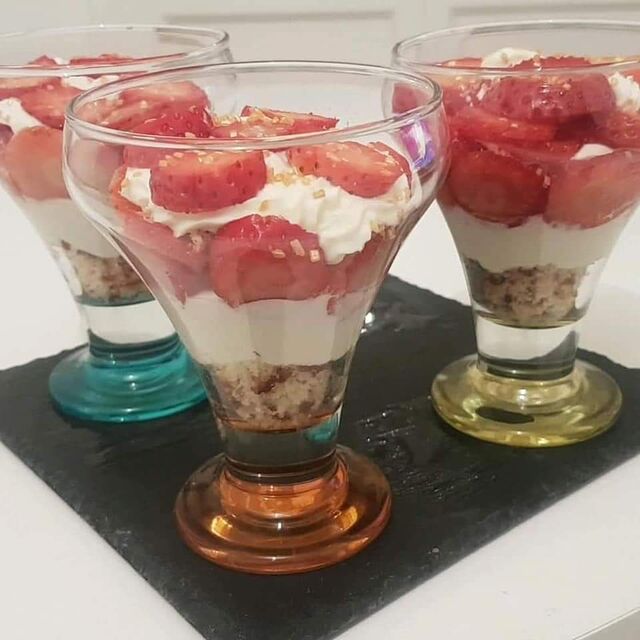 Dessert aux fraises