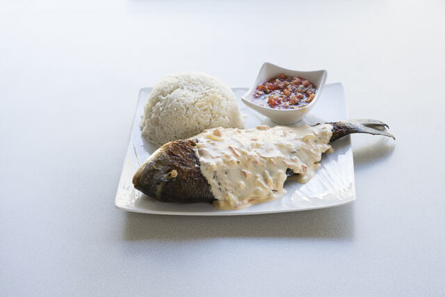 Daurade
Riz coco
Rougaille
Sauce Lemon
3 /400g 12.00€ 4/600g 14.00€ 6/800g 16.00€