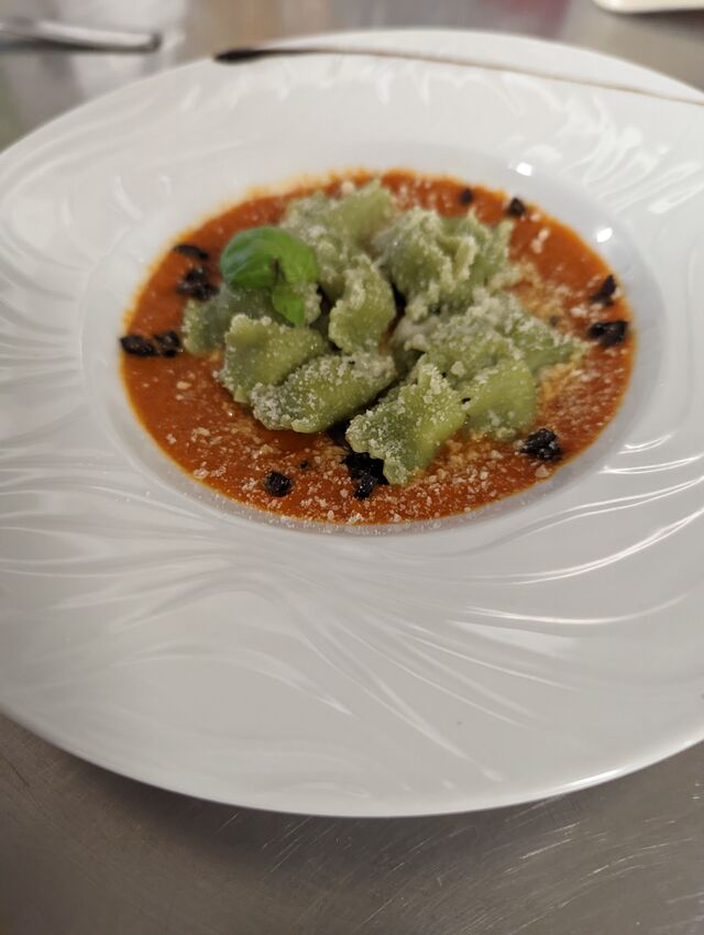 RAVIOLI AU BASILIC, CREME AUX ANCHOIS 
