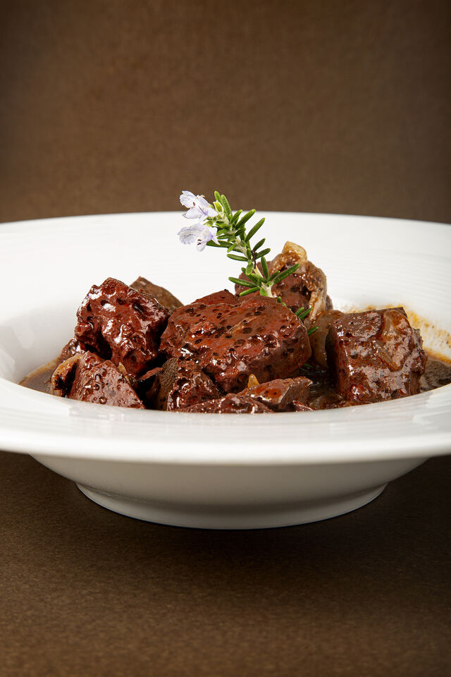 Sangre con cebolla y pebrella de la Serra Mariola