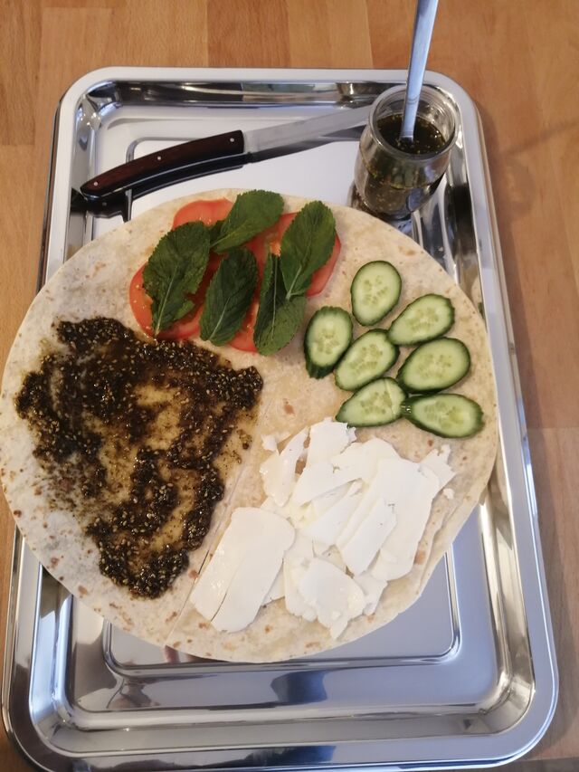 Thym, halloumi, concombre, tomate, menthe en discipline 