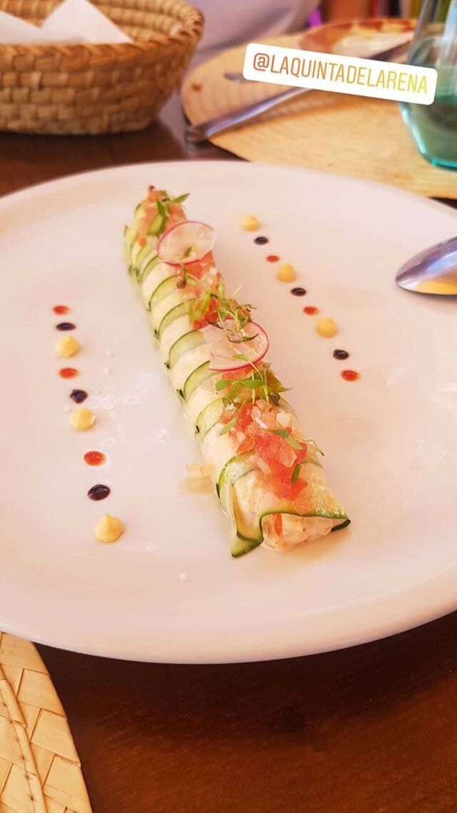 Canelón de calabacín relleno de marisco