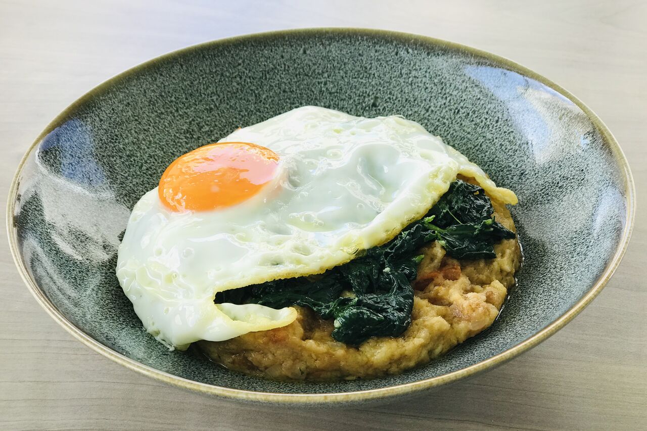 Migas de Alheira com ovo frito