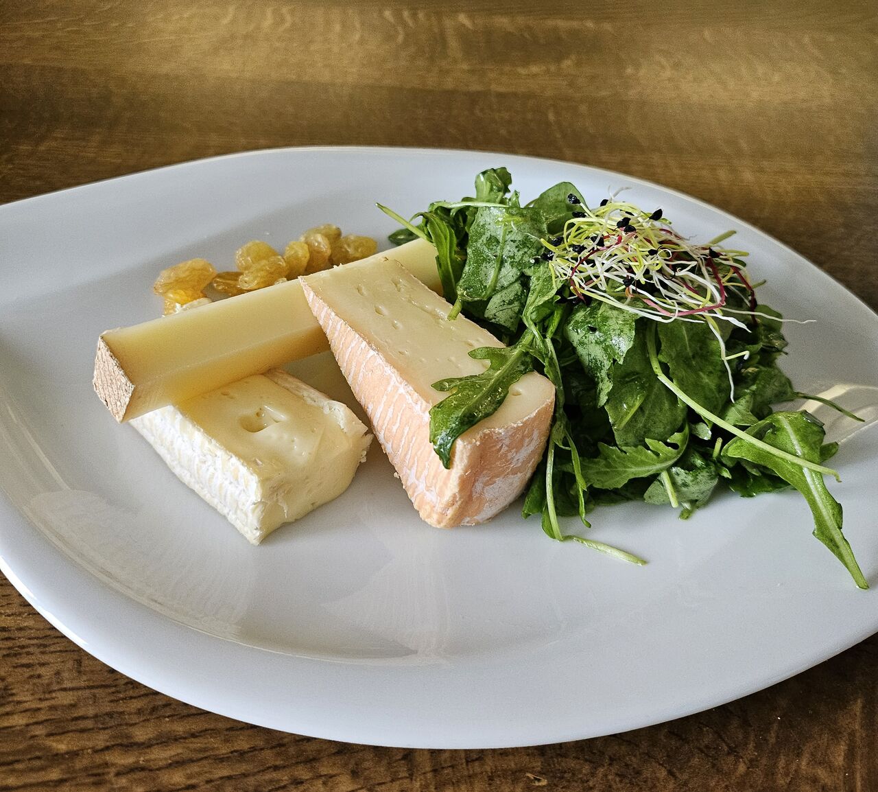 L'assortiment de 3 fromages et son mesclun 