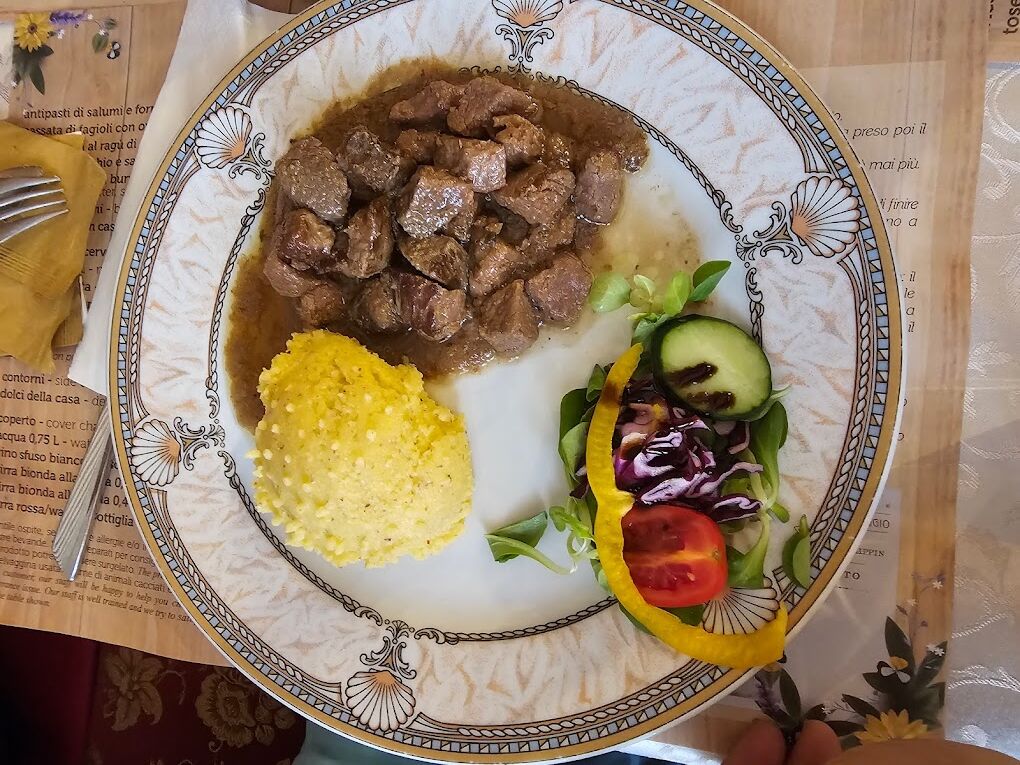 Spezzatino di Cervo con Polenta