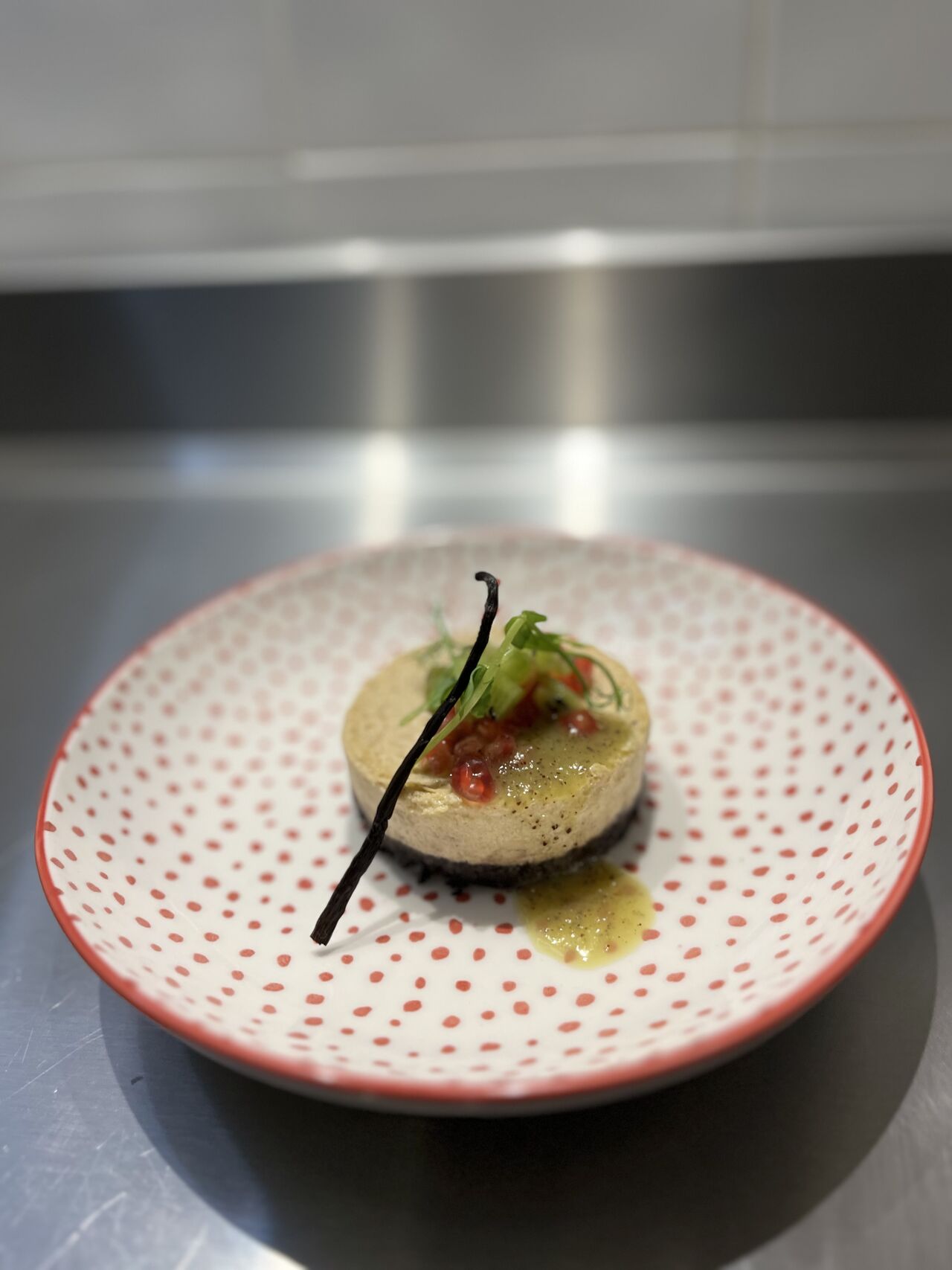 Cheesecake oreo, tartare de grenade kiwi 