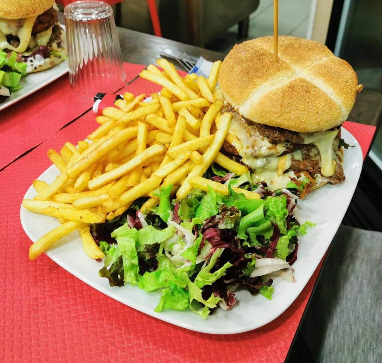 burger alpage, frites, salade