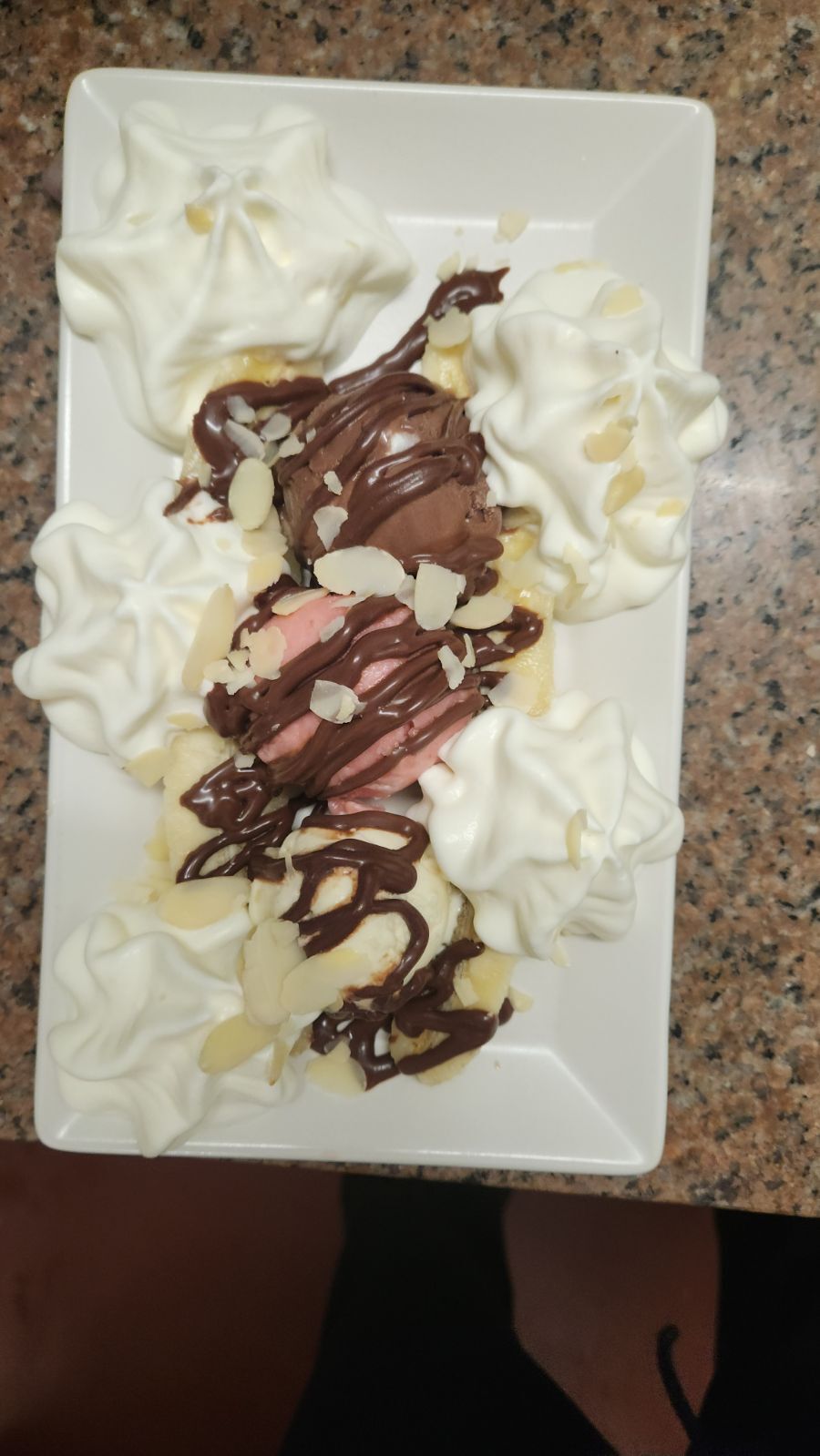 BANANA SPLIT