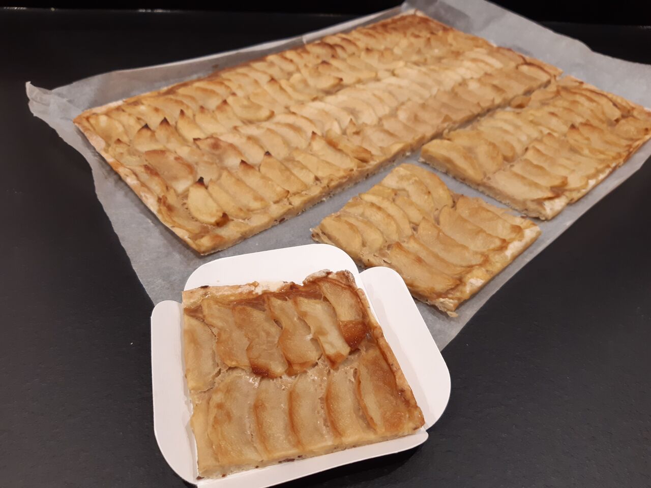 Tarte fine aux pommes caramel