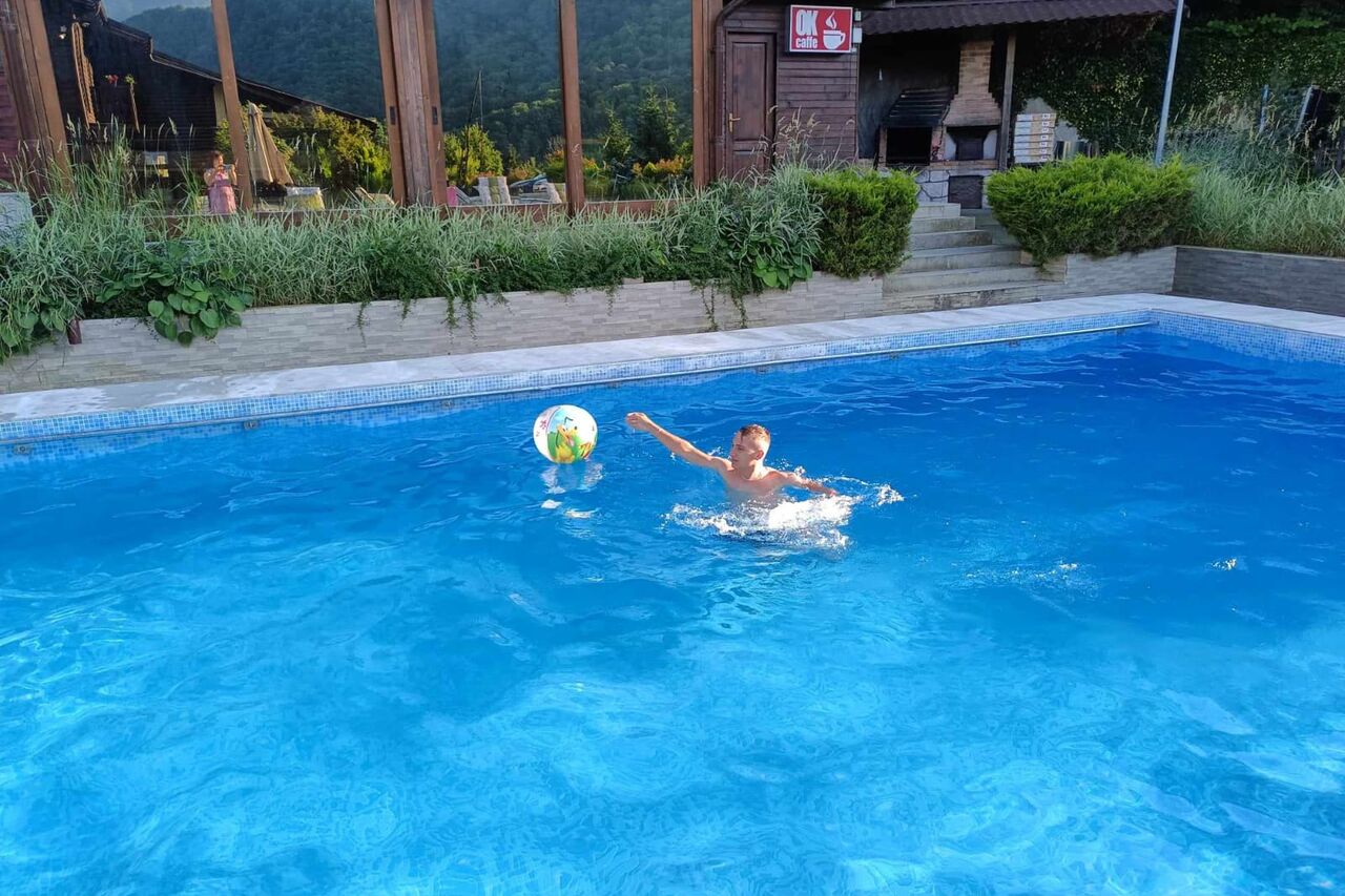 Piscină Incălzită