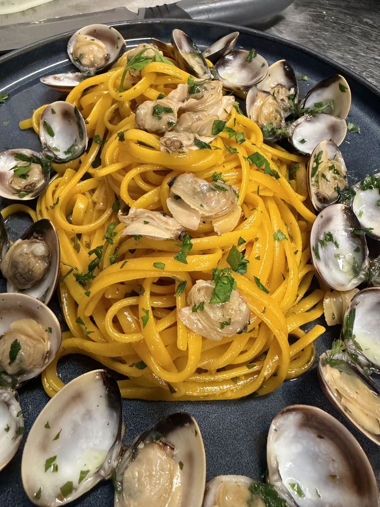 Linguine alle Vongole e Zafferano 