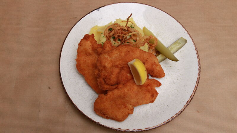 Kuřecí řízek s bramborovou kaší