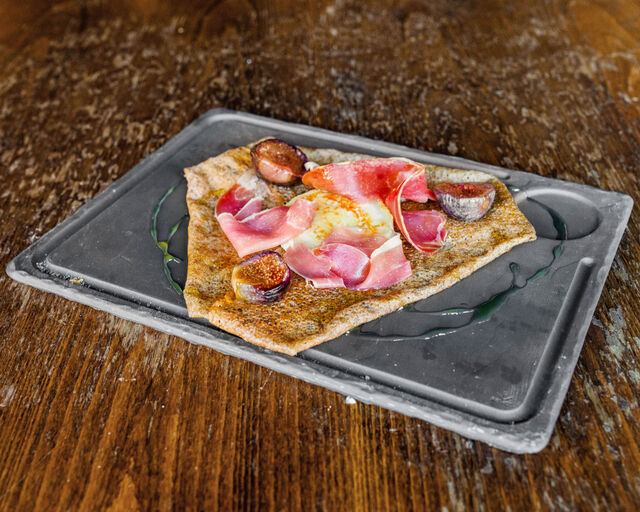 La chèvre miel et jambon de pays