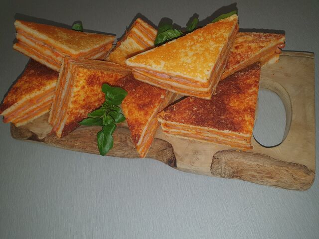 TRAMEZZINO DE JAMBON AUX HERBES ET TOMATES CONFITES AU MASCARPONE