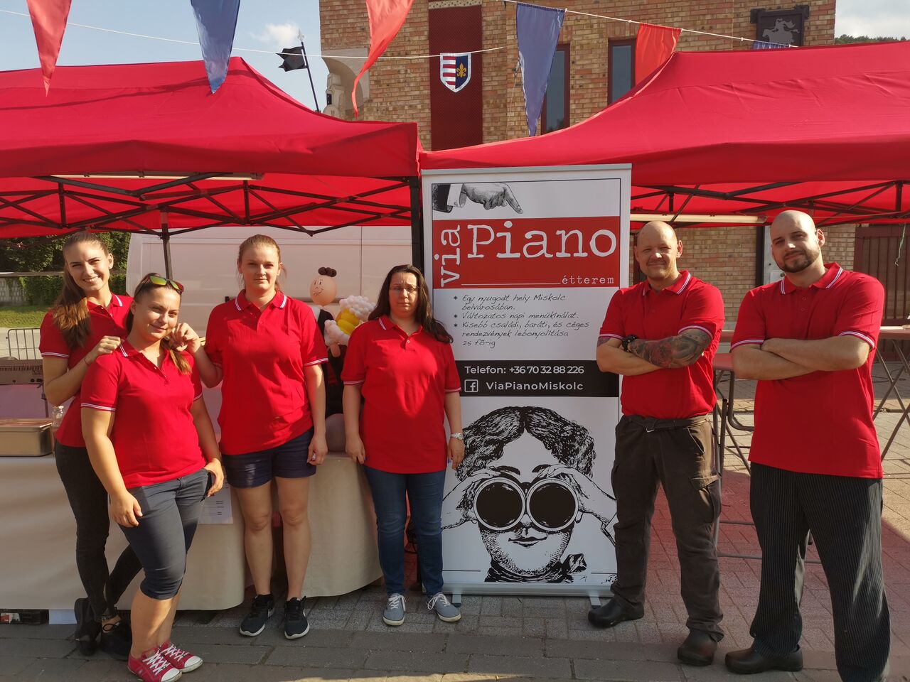 Itt vagyunk. Gasztroplacc Diósgyőri vár😀