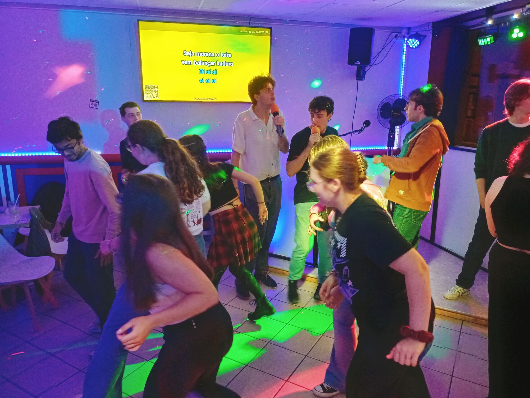 Le WARM UP bar karaoké