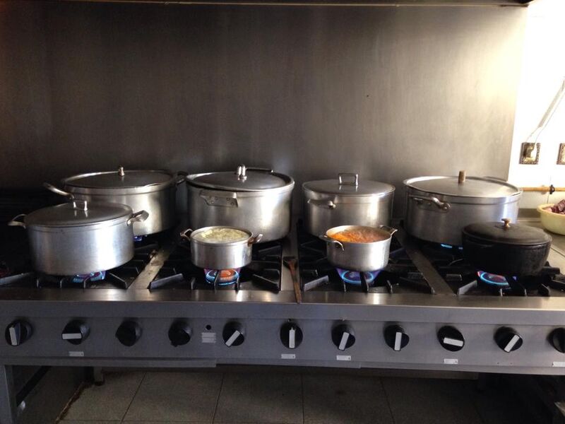 AO SABADO AO ALMOÇO OS TACHOS SÃO O OS REIS DA COZINHA