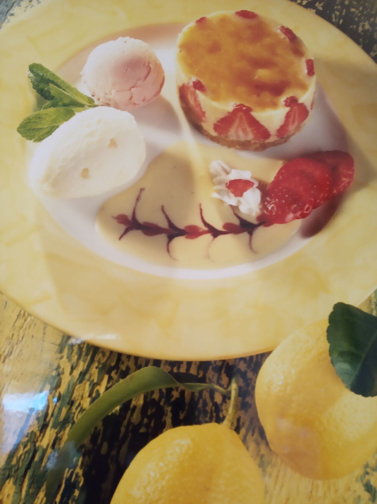 Gratin de fraises en chaud froid,crème citronnée