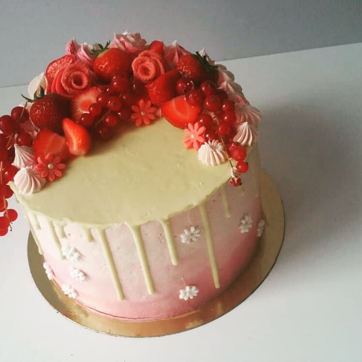 Layer cake chocolat blanc fraise