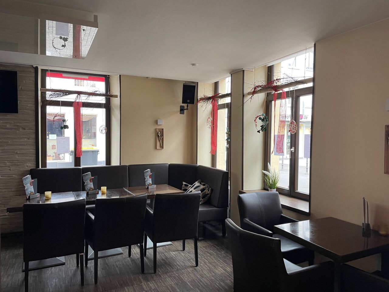 Aramis Saarlouis Fruhstuck Cafe Bar