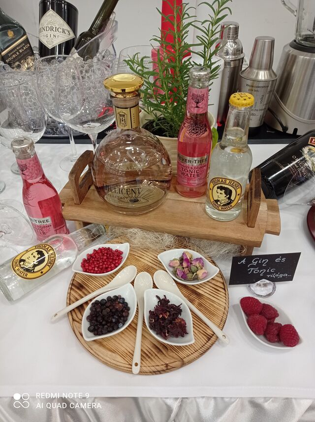 Fűszeres gintonikok készítése