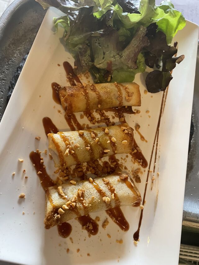 Nem au canard maison avec caramel berre salé et cacahuètes