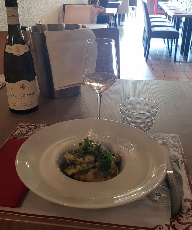 Grenouilles ×6 à la persillade ou à la crème. 