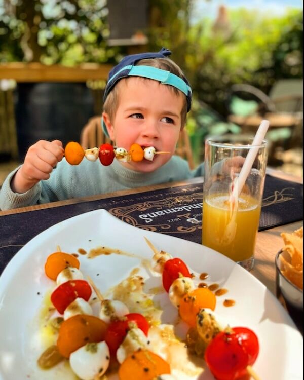 Du mercredi au dimanche nous faisons des Tapas : Planche Mixte, Foie Gras, Camembert Rôti, Saucissons, Guacamole, Rillettes...