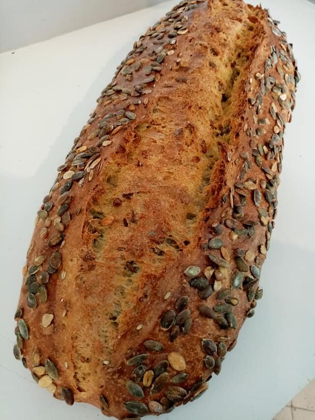 Pain de tradition à la graine de courges, farine de tradition française et graine de courges