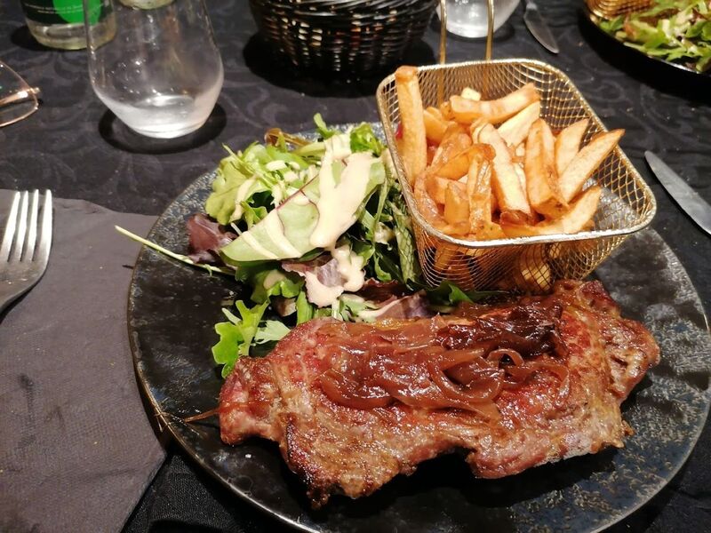 Faux-filet avec fondue d'échalotes