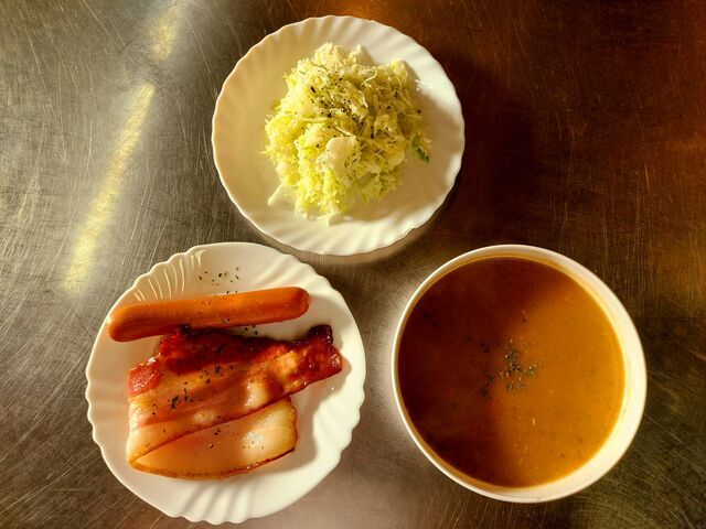 Varivo od graha sa slaninom/hrenovkama, salata 06072020